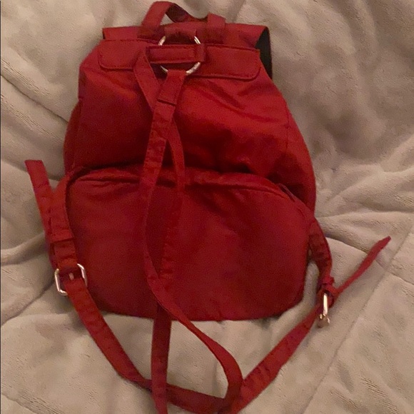 red bag - Picture 2 of 3